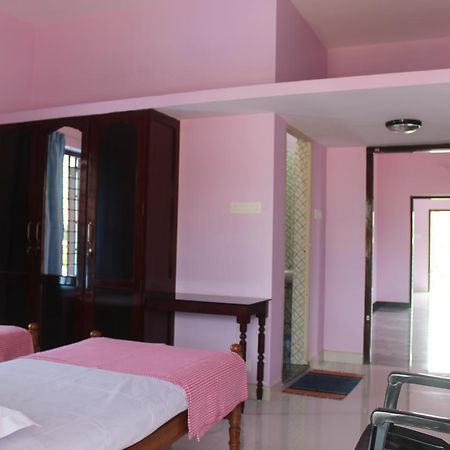 Puthenchirayil Homestay Thiruvananthapuram Extérieur photo