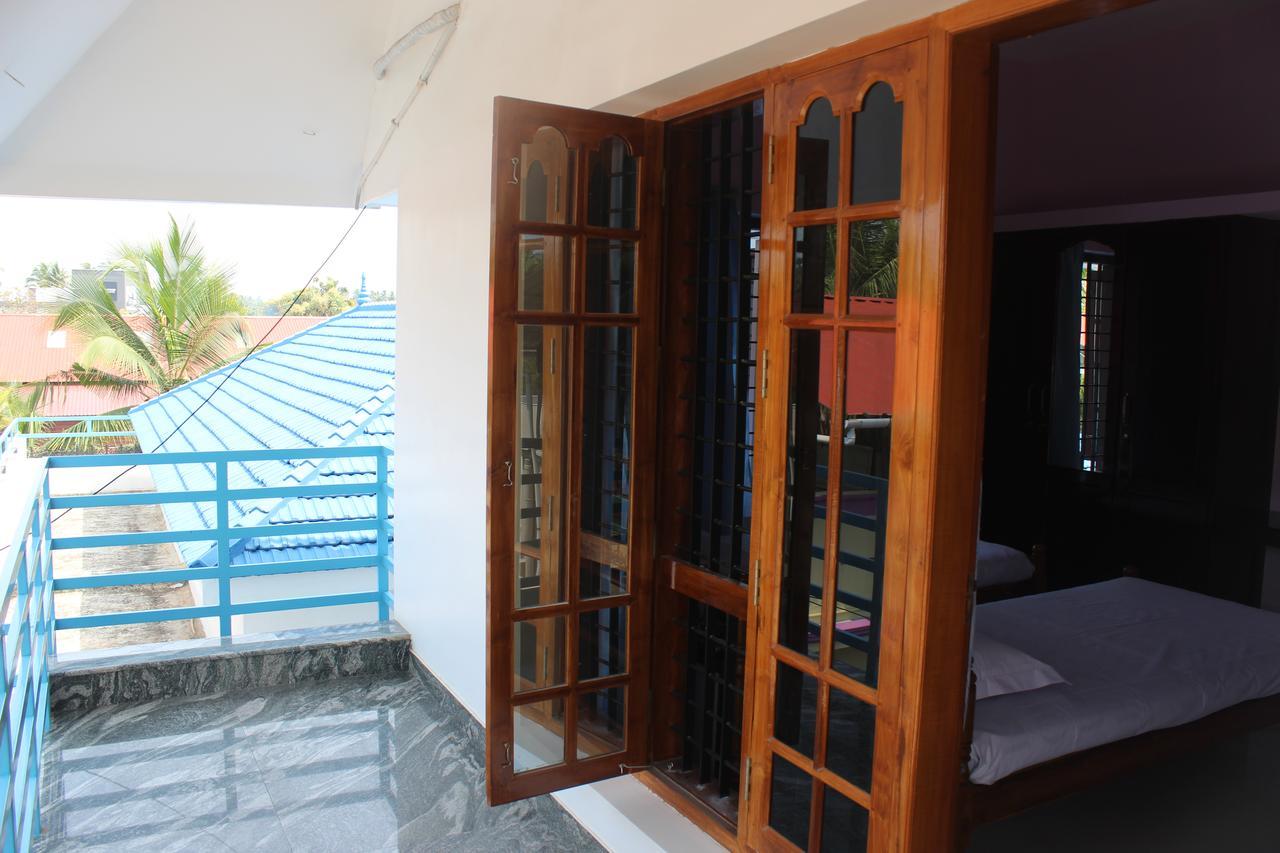 Puthenchirayil Homestay Thiruvananthapuram Extérieur photo