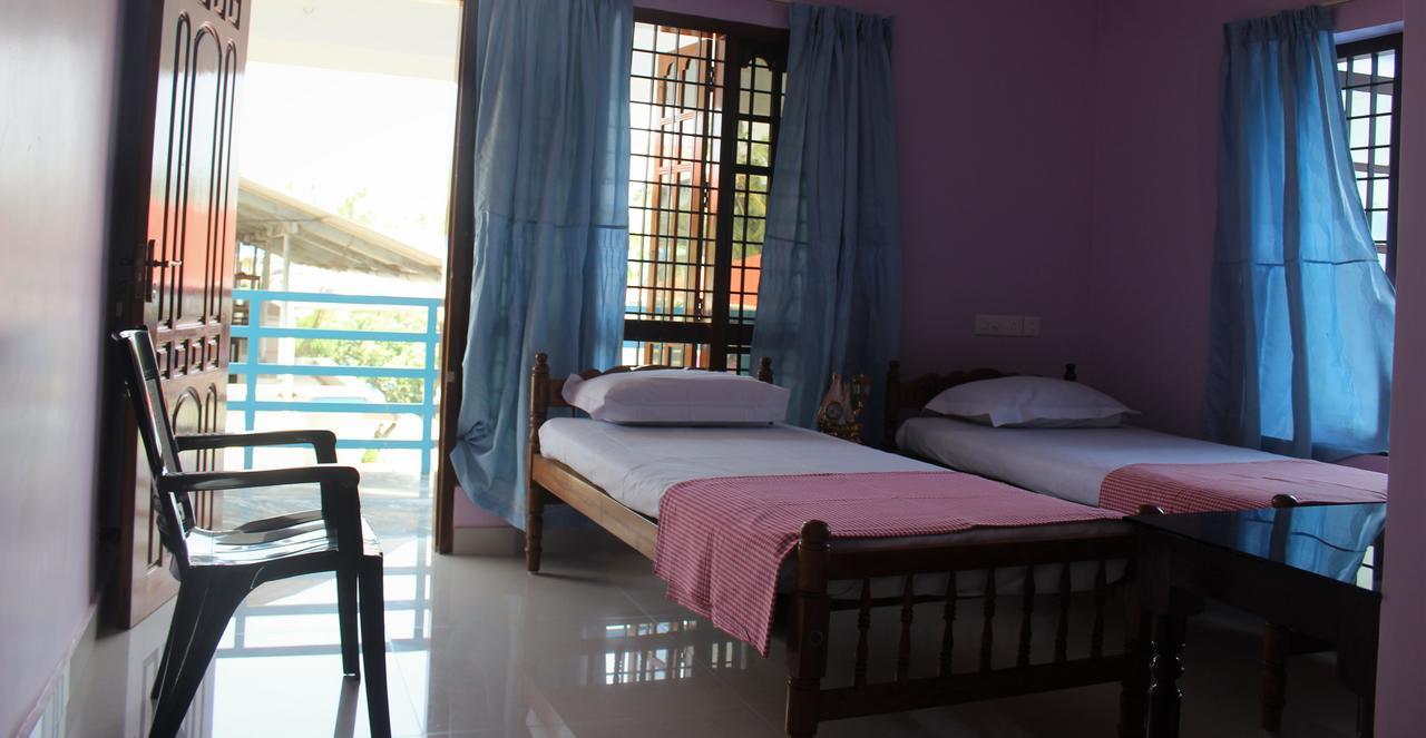Puthenchirayil Homestay Thiruvananthapuram Extérieur photo